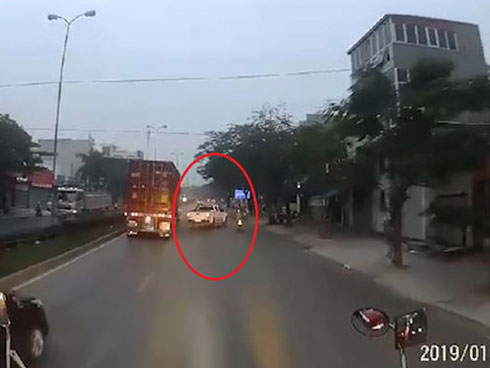 Video: Những vụ tai nạn thảm khốc liên quan đến container-1