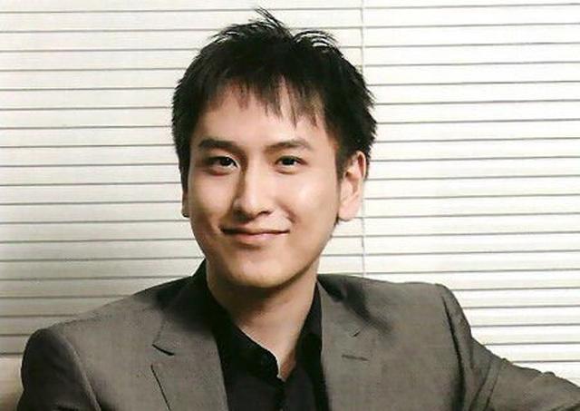 Thiếu gia Hồng Kông đẹp trai như tài tử, 18 tuổi thành tỷ phú nhưng U40 vẫn chưa lấy vợ-2