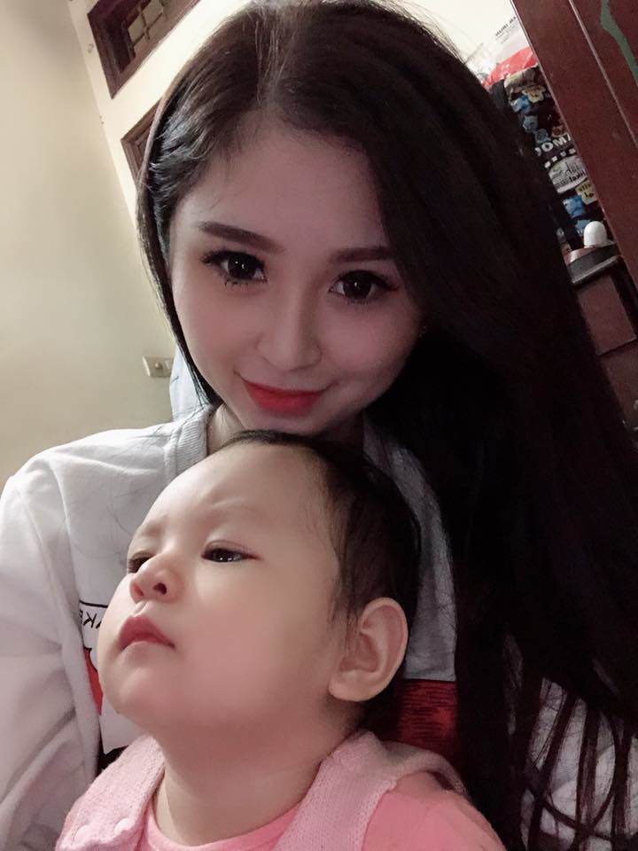 Là con DV nổi tiếng, nữ tiếp viên hàng không cãi mẹ sinh con năm 21 tuổi và cái kết-4