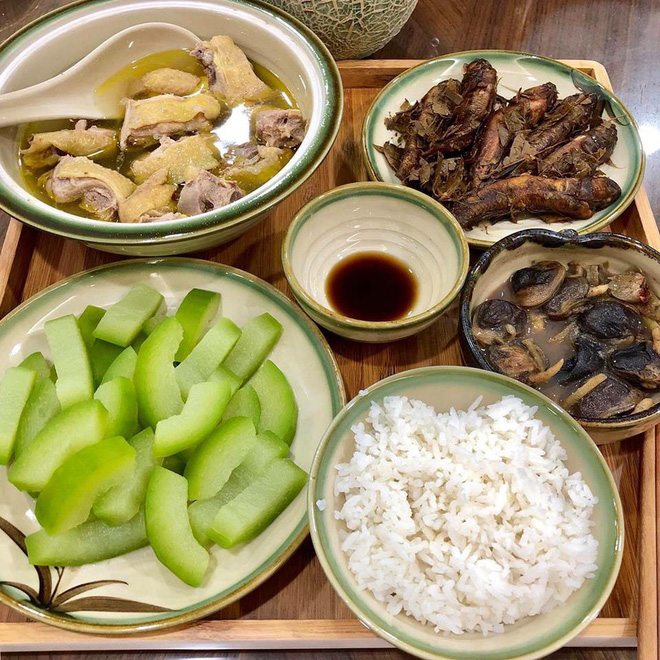 Choáng ngợp với cơm cữ của nàng dâu số hưởng, dân mạng xem xong liền rần rần đòi... ở cữ-17