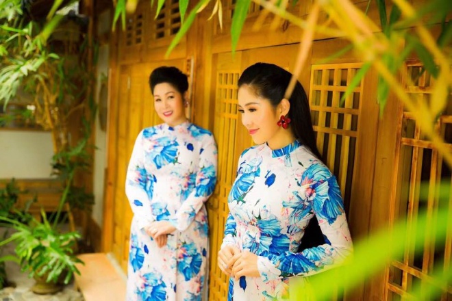 Hai mẹ con NSND Hồng Vân và Lê Phương cực tình cảm trong bộ ảnh áo dài-4