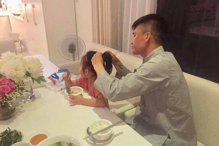 Giấu con gái đã lâu, Thủy Tiên gây ngỡ ngàng khi khoe ảnh bé Gạo lớn tướng khó nhận ra-7