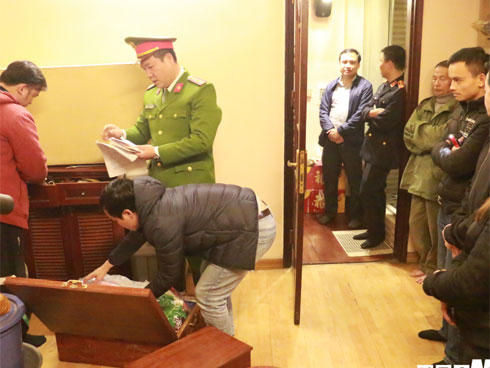 Có gì trong nhà Hưng kính, trùm quyền lực ngầm khiến tiểu thương chợ Long Biên khiếp sợ-5