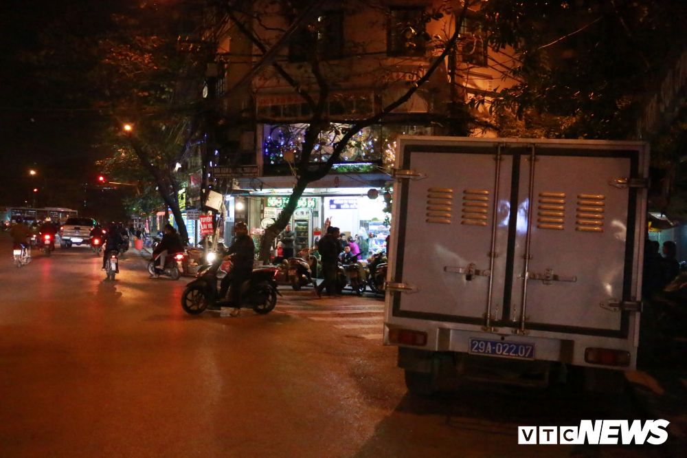 Khám xét nhà Hưng kính, ông trùm bảo kê chợ Long Biên-2