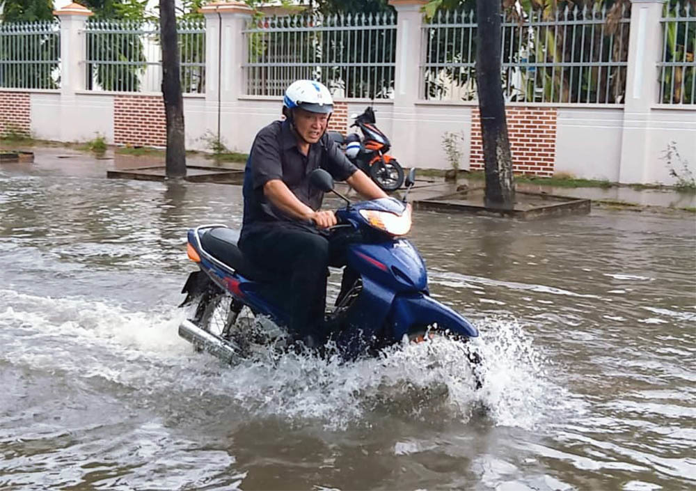 Bão số 1 áp sát miền Tây: Sập nhà, 1 người chết-4