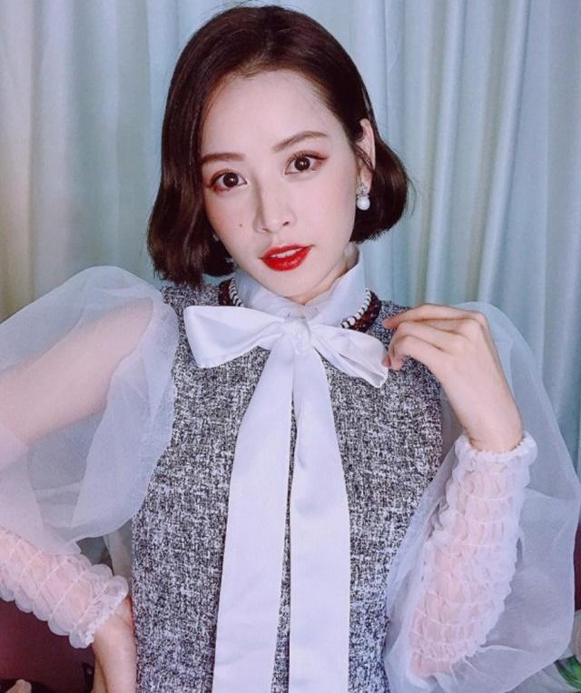 Từng bị chê quê mùa, kiểu áo này lại được Hương Giang, Minh Hằng rửa phèn” đẹp hết hồn-3