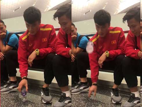 Cầm ba quả bóng, Đặng Văn Lâm tiếp tục đốn tim phái nữ, phái nam ghen tị-1