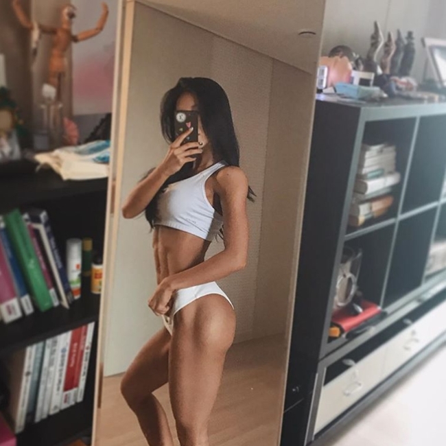 3 người đẹp Hàn Quốc sở hữu cơ bắp cuồn cuộn đàn ông cũng phải e dè-17