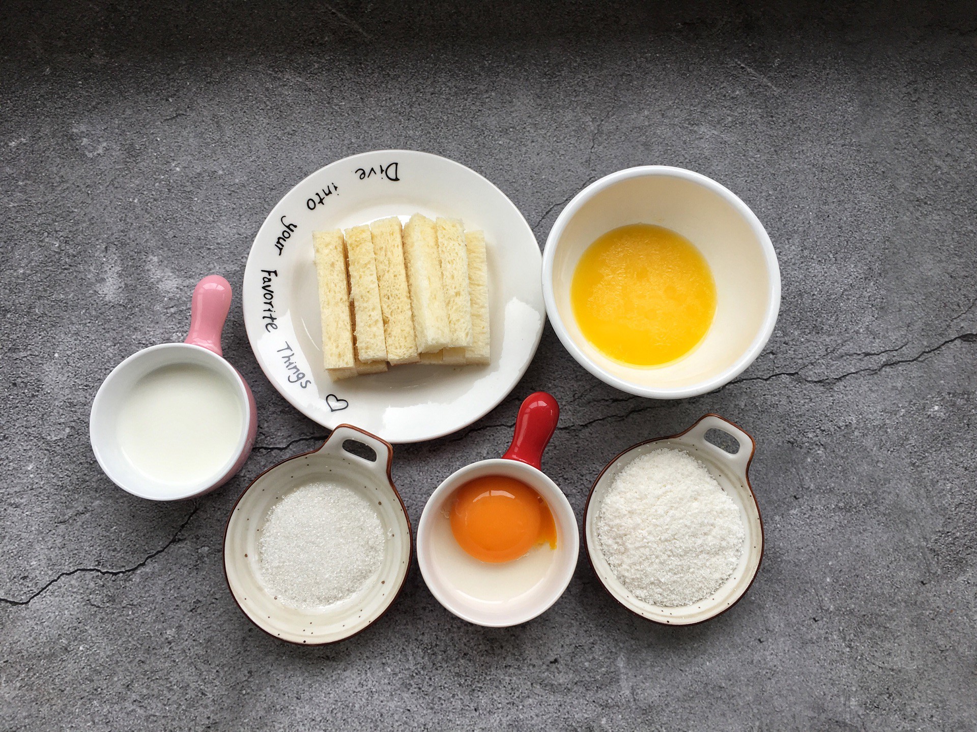 Tận dụng bánh mì cũ làm món ăn này ai cũng phải khen-1