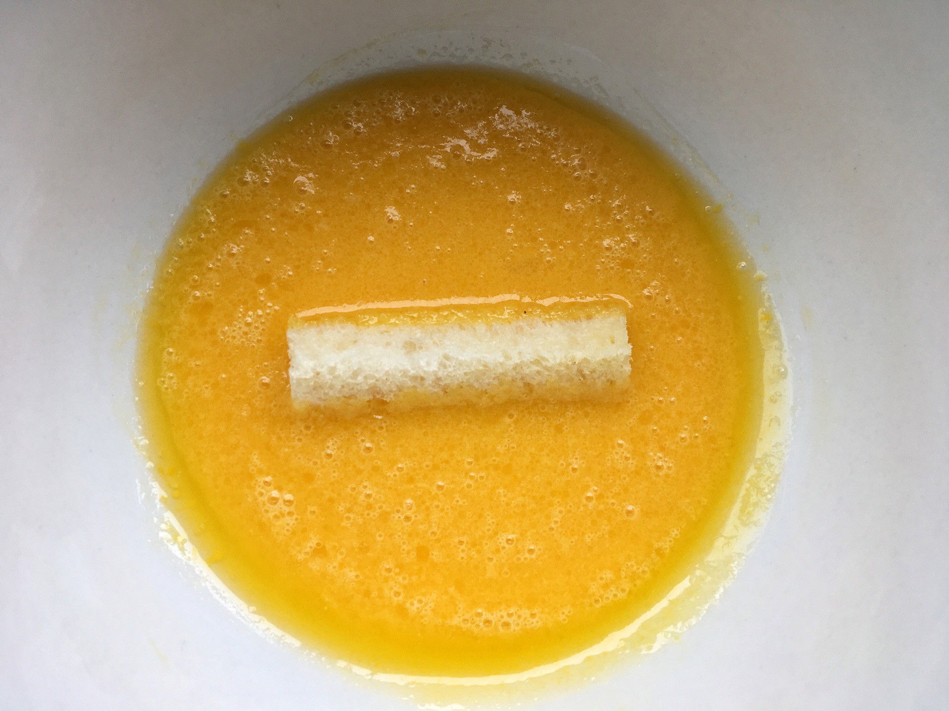 Tận dụng bánh mì cũ làm món ăn này ai cũng phải khen-3