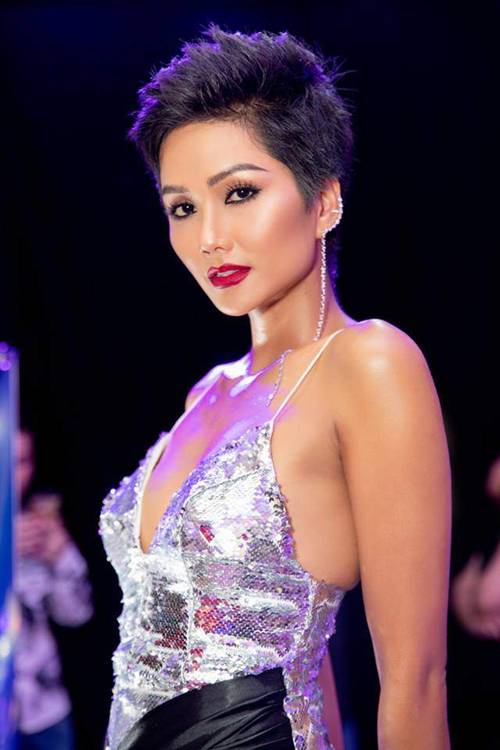 Sở hữu nhan sắc nữ thần, thế nhưng H’Hen Niê cũng không thể đẹp nổi với màu son này-1