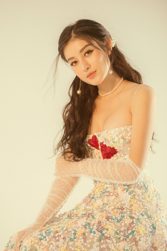 Á hậu Huyền My hé lộ về đám cưới bí mật trên biển chỉ có 50 khách mời-5