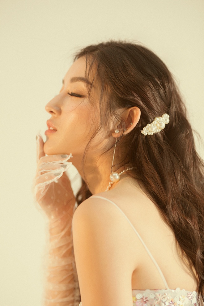 Á hậu Huyền My hé lộ về đám cưới bí mật trên biển chỉ có 50 khách mời-6