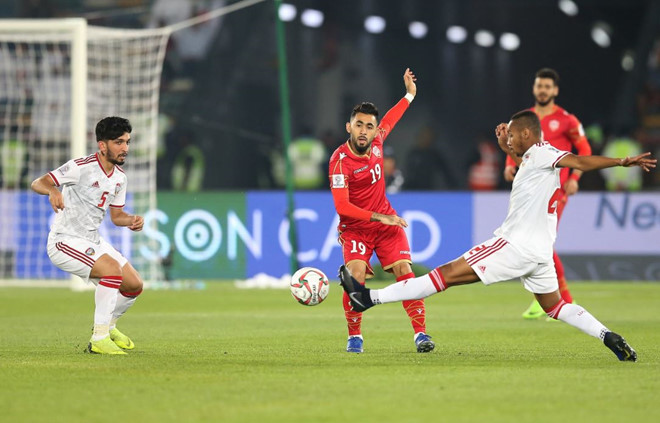 Chủ nhà UAE chật vật giành 1 điểm ở trận ra quân Asian Cup 2019-1