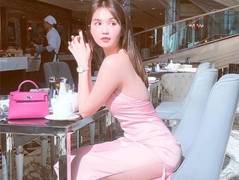 Bị chê quê, sến, Ngọc Trinh vẫn trung thành với màu sắc này, không ngại tậu đồ hiệu trăm triệu