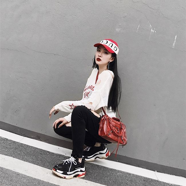 Em gái Hương Tràm cao mét rưỡi nhưng chân dài miên man, mặt xinh như búp bê-17