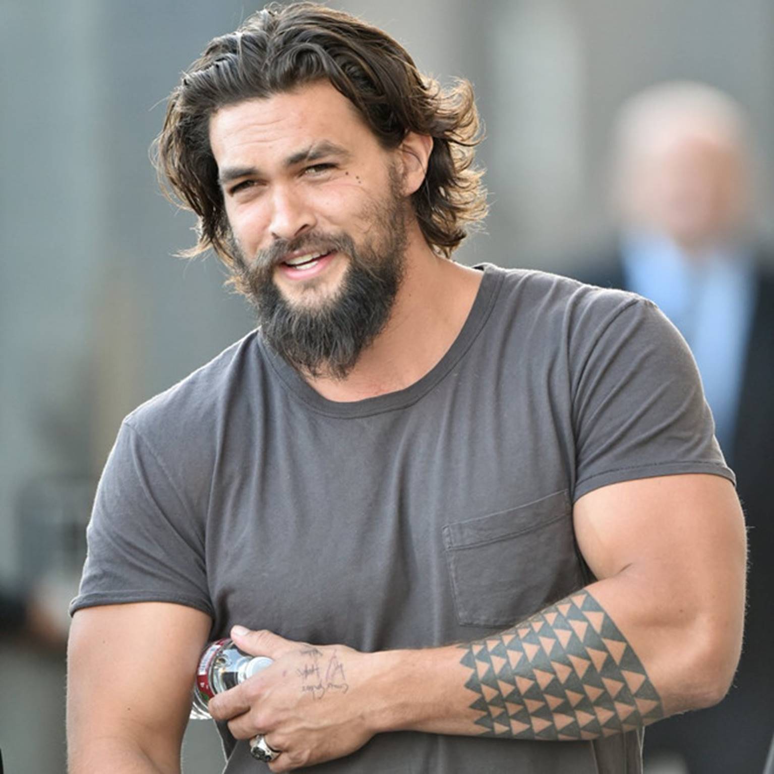 Vẻ nam tính, quyến rũ của người đàn ông đẹp nhất 2018 Jason Momoa-6
