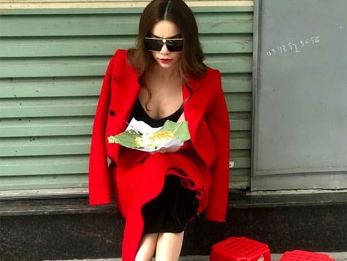 Đi ăn xôi cũng phải sang chảnh như Hà Hồ: Đeo kính râm, diện áo đỏ rực nổi bật cả góc phố