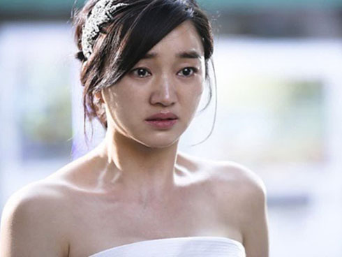 Đêm tân hôn chồng lạnh lùng hỏi một câu mà khiến vợ bỏ đi ngay trong đêm-3