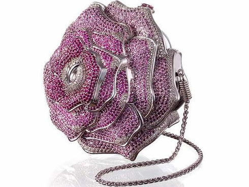 Mê mẩn túi Chanel giá gần 300 triệu đồng: Thủy Tiên diện xuất sắc nhất - Hương Giang lại bị ví như cầm lựu đạn-10