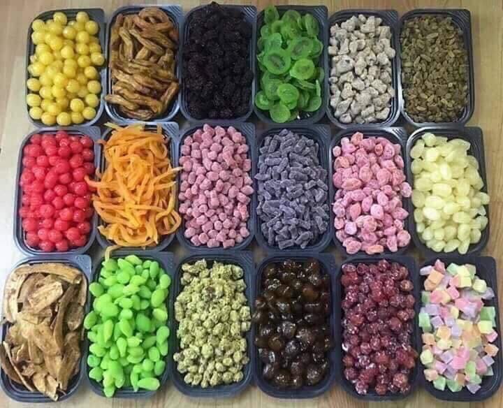 Giật mình bảng giá mứt, hoa quả sấy Trung Quốc về chợ tết Việt-1