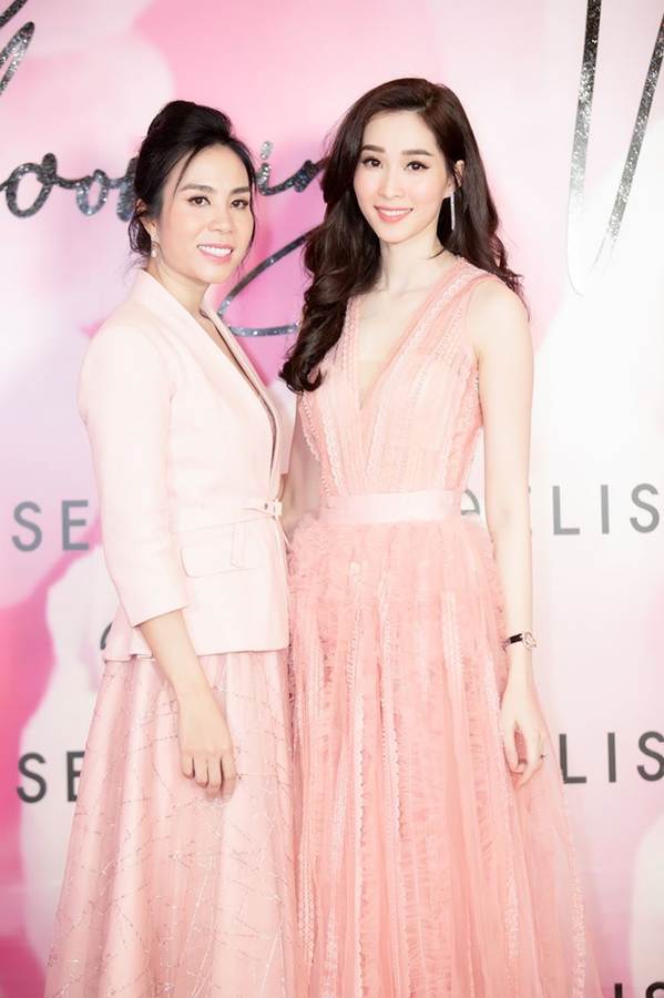 Hoa hậu Đặng Thu Thảo đẹp không tì vết với sắc hồng pastel-2