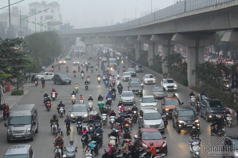 Hà Nội đặc quánh sương mù, cao ốc mất hút-17