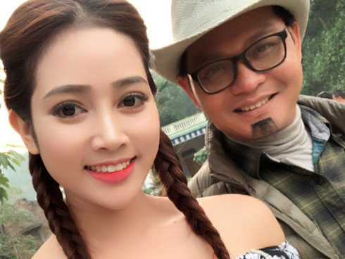 NSND Trung Hiếu đưa bà xã kém 19 tuổi đi thử váy cưới trước ngày trọng đại-5