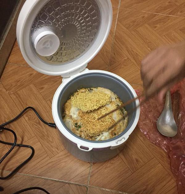 Tuyệt chiêu nấu cơm sinh viên bá đạo”, dân tình thốt lên: Học làm gì, đi làm bếp trưởng ngay”-8