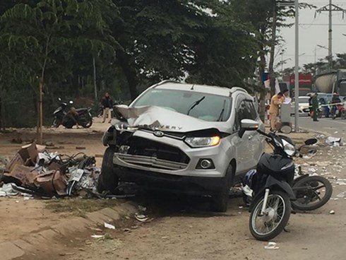 Con trai đôi vợ chồng tử vong sau tai nạn liên hoàn: 