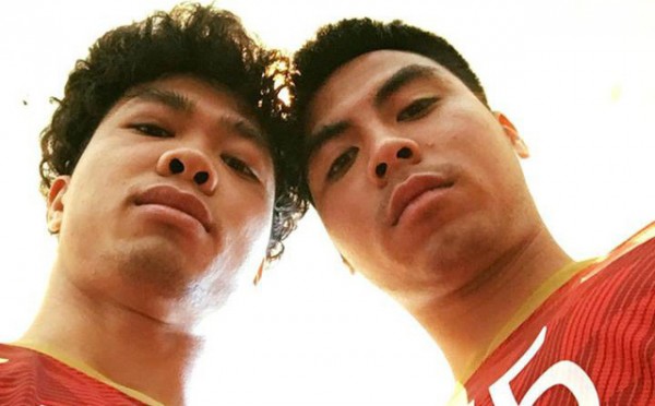 Đem mũi ra để đo vẻ đẹp trai với hoàng tử Đức Huy, Công Phượng chưa bao giờ mặn hơn thế khiến triệu fan cười ngất-1