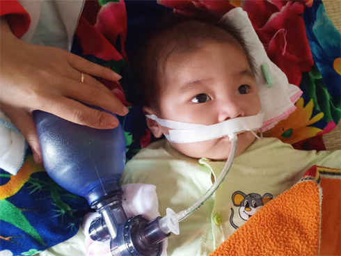 Vợ theo trai, chồng cụt tay cắn răng chịu đựng nuôi con, chăm mẹ già cận kề cửa tử”-4