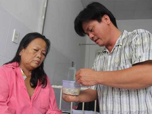 Thương tâm: Mẹ chở con không đội nón bảo hiểm, nhiều trẻ bị tai nạn cực nặng đến biến dạng mặt-6