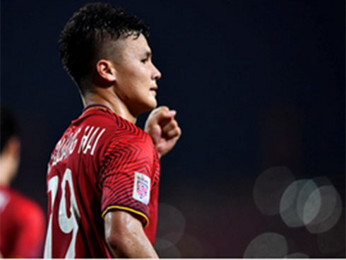 Ngất ngây với vẻ đẹp của fangirl Iran trong ngày đội nhà giành chiến thắng đậm trước Yemen-13