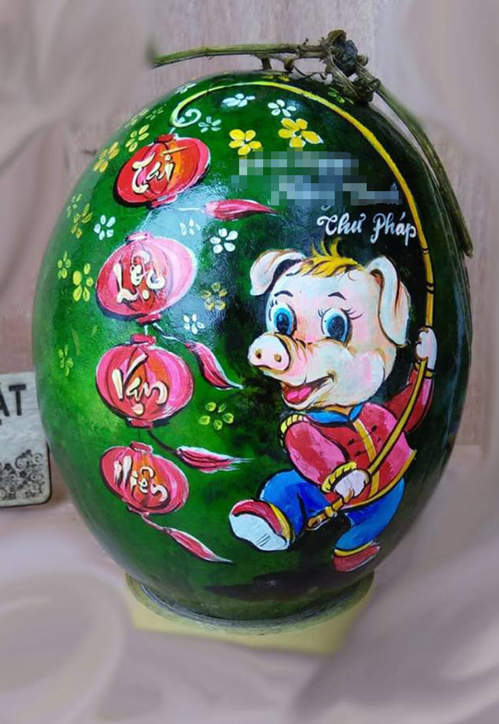 Từ món quà tặng mẹ vợ, chàng trai nổi hứng vẽ 3.000 tranh thư pháp dưa hấu-2