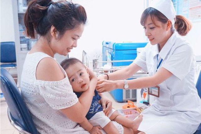 Sau khi tiêm phòng, đứa trẻ 2 tuổi lập tức bị khó thở chỉ vì sơ suất của người mẹ-3