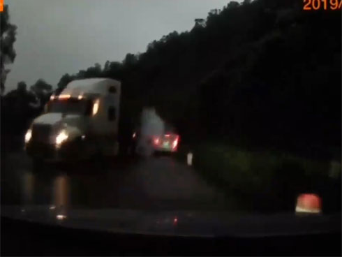 Video: Những pha ôm cua chết người của phượt thủ-1