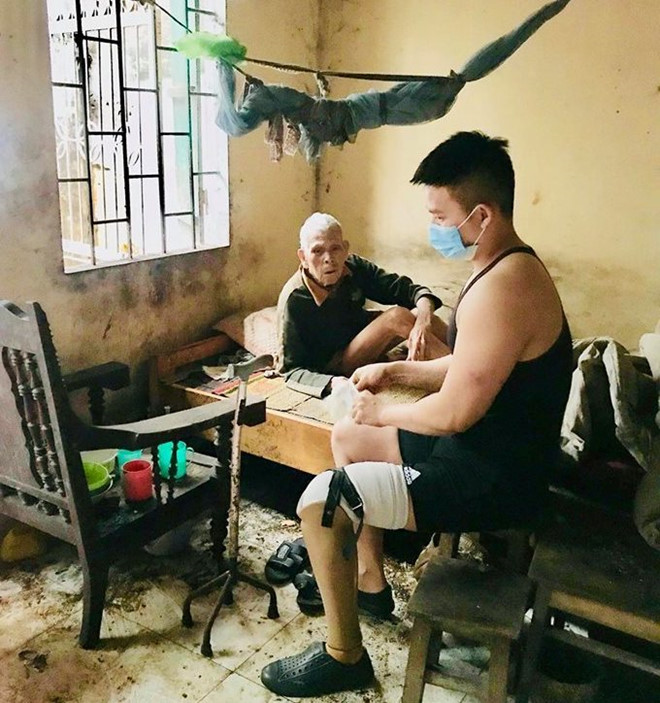 Cậu bé vùng cao ngủ gật và loạt ảnh khiến bạn rơi nước mắt-8