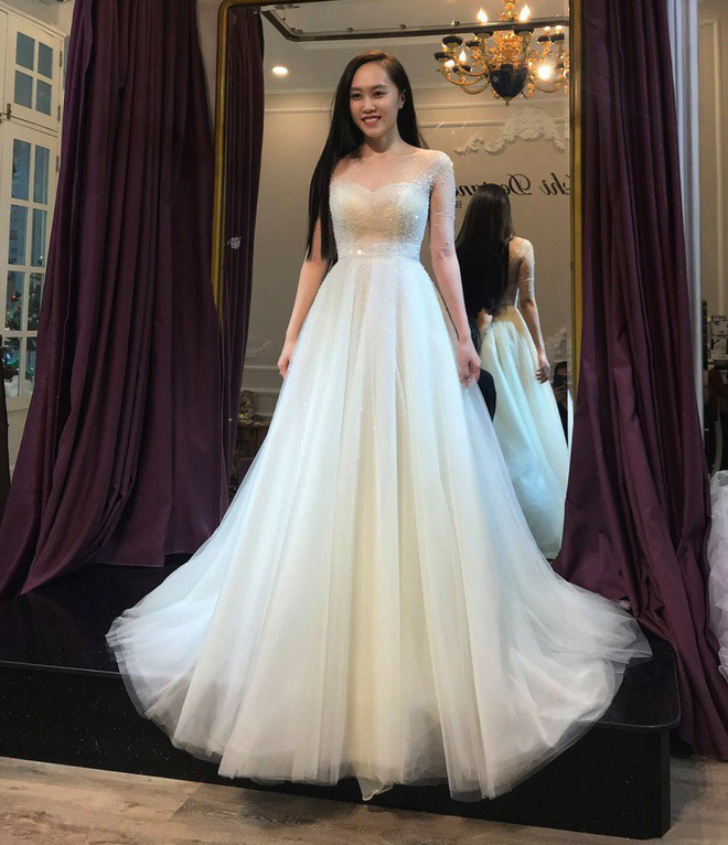 NSND Trung Hiếu đưa bà xã kém 19 tuổi đi thử váy cưới trước ngày trọng đại-2