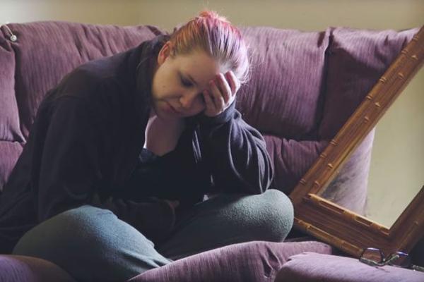 Bị gia đình coi là gái hư, cô gái phải quỳ xin bạn trai quan hệ vì khác người-2