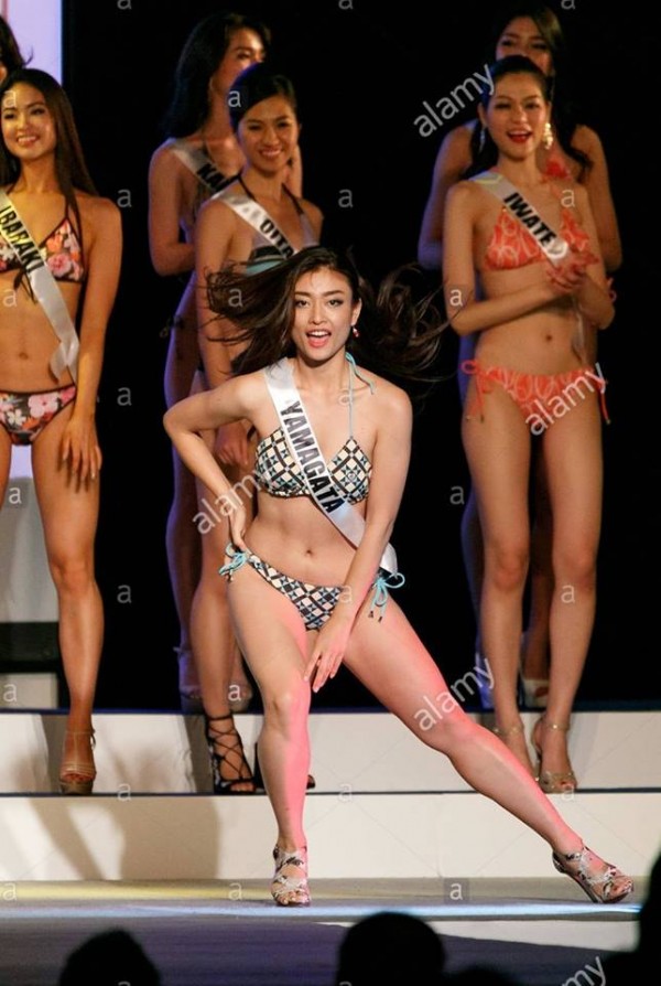 Cười lả đi vì màn tạo dáng bá đạo khi thi bikini của thí sinh Hoa hậu Hoàn vũ Nhật Bản-2