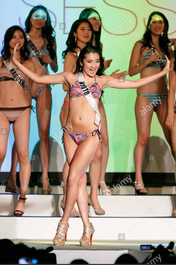 Cười lả đi vì màn tạo dáng bá đạo khi thi bikini của thí sinh Hoa hậu Hoàn vũ Nhật Bản-5