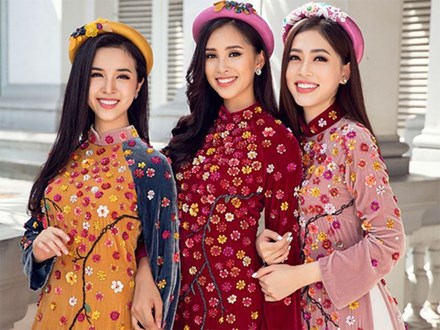 Top 3 HH Việt Nam 2018 khoe nhan sắc 'thanh xuân rực lửa' với áo dài