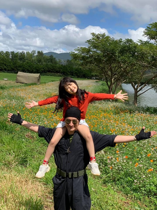 Bà xã thừa nhận nhiều lúc mệt mỏi vì Huy Khánh: Người đàn ông không bao giờ chịu trưởng thành lại còn rất yếu đuối-4