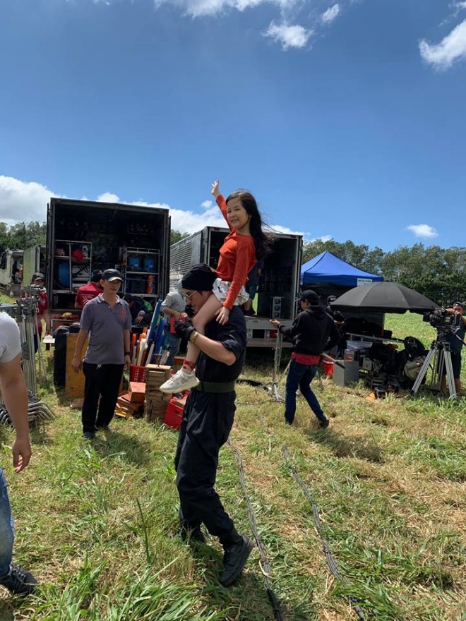 Bà xã thừa nhận nhiều lúc mệt mỏi vì Huy Khánh: Người đàn ông không bao giờ chịu trưởng thành lại còn rất yếu đuối-5