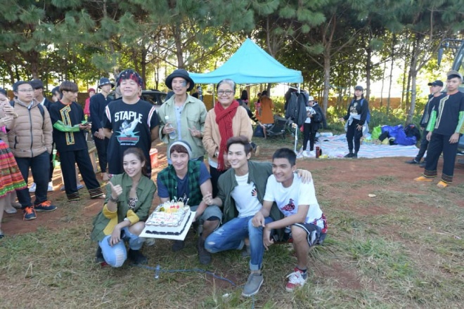 Bà xã thừa nhận nhiều lúc mệt mỏi vì Huy Khánh: Người đàn ông không bao giờ chịu trưởng thành lại còn rất yếu đuối-12