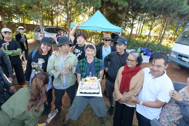 Bà xã thừa nhận nhiều lúc mệt mỏi vì Huy Khánh: Người đàn ông không bao giờ chịu trưởng thành lại còn rất yếu đuối-8