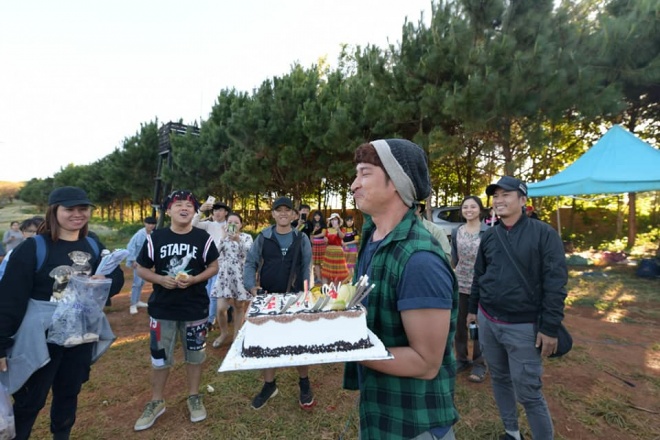 Bà xã thừa nhận nhiều lúc mệt mỏi vì Huy Khánh: Người đàn ông không bao giờ chịu trưởng thành lại còn rất yếu đuối-9