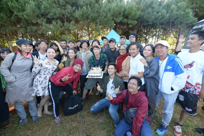 Bà xã thừa nhận nhiều lúc mệt mỏi vì Huy Khánh: Người đàn ông không bao giờ chịu trưởng thành lại còn rất yếu đuối-10