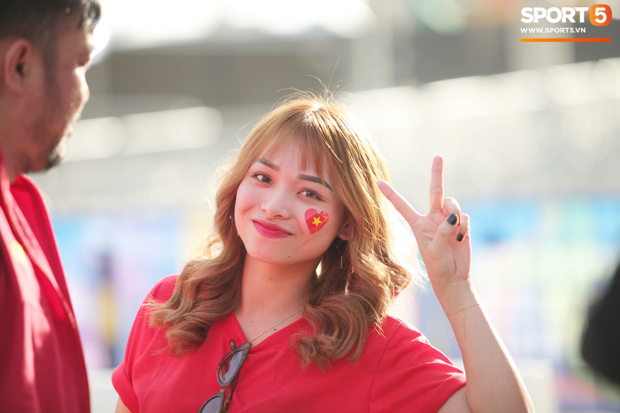 Dàn fangirl xinh đẹp tiếp lửa cho đội tuyển Việt Nam trước trận gặp Iraq-3